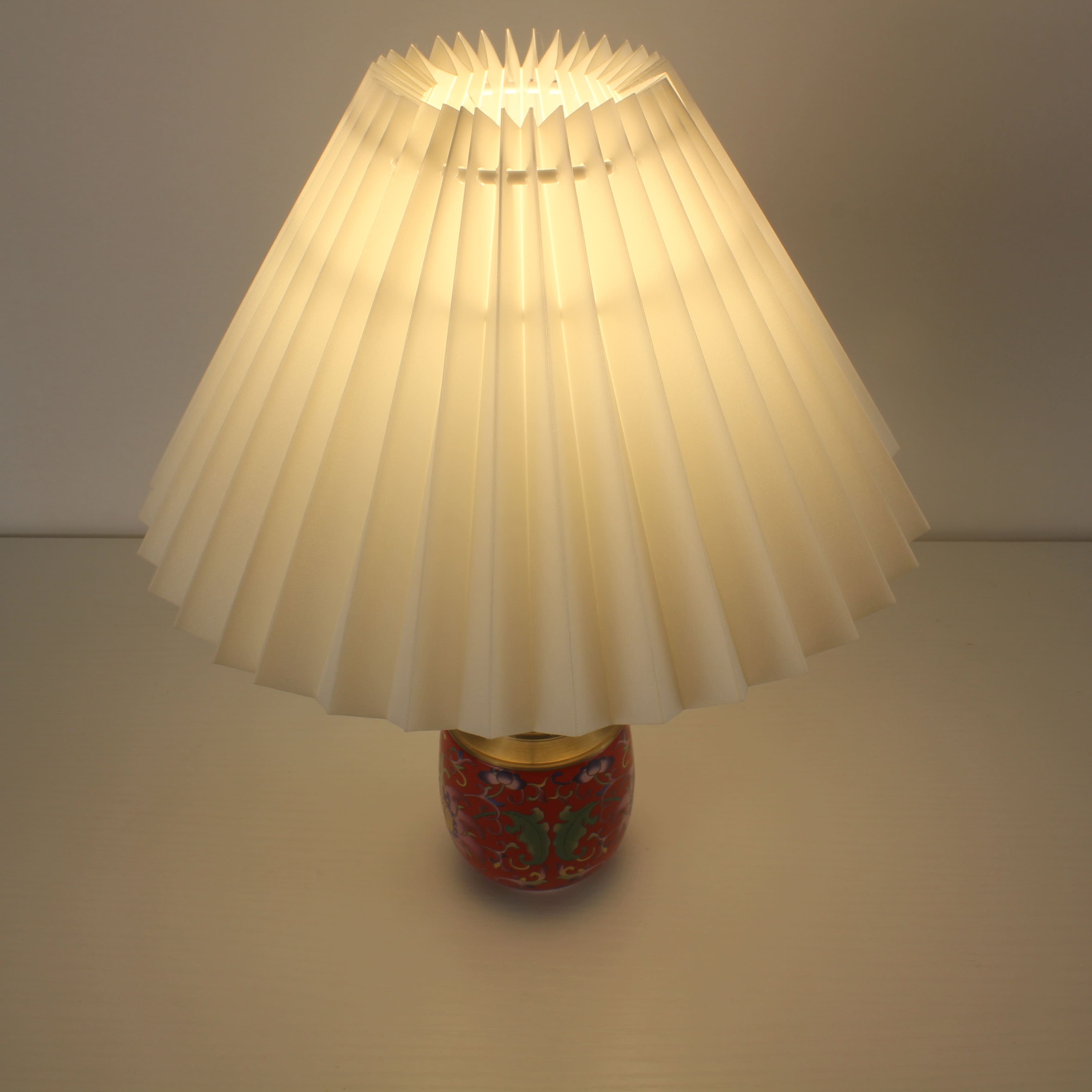 Ceramics Creative Painted Battery Operated Desktop Lamp - Enamel Craft With Pleated Lampshade