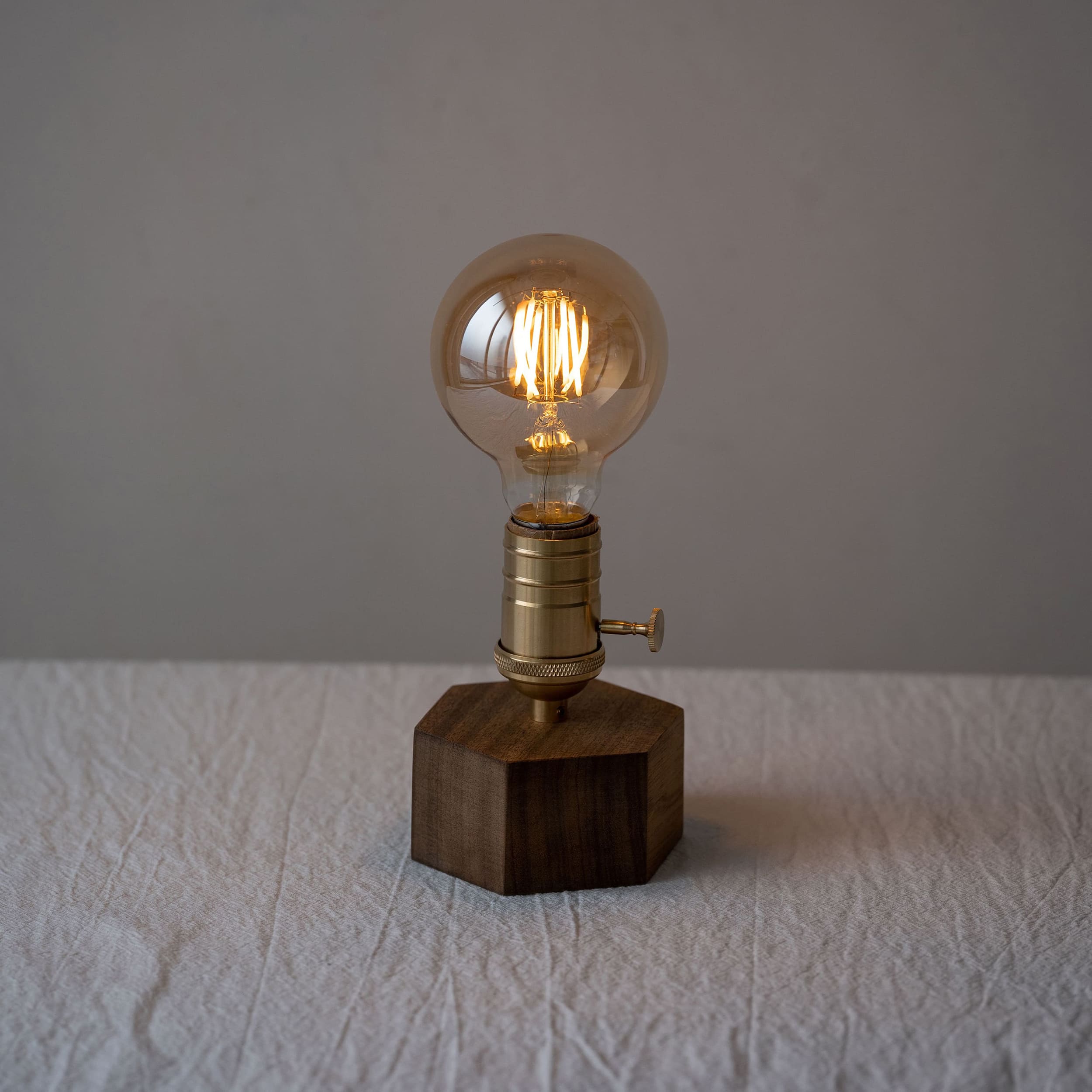 rechargeable battery powered bedside wooden lamp g80